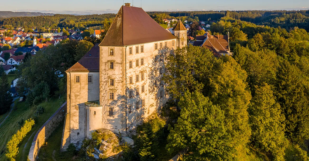 bayerische-landesstiftung-2025-headerbild-1300x680px-schwaben