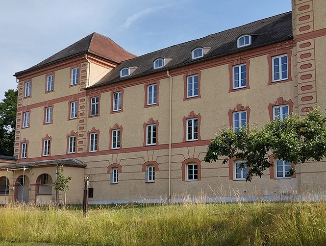 bayerische-landesstiftung-2025-slider-665x502px-niederbayern-01