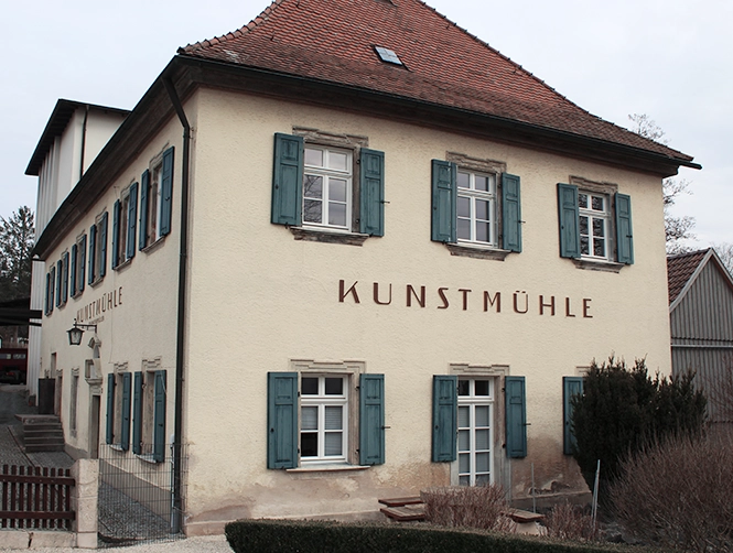 bayerische-landesstiftung-2025-slider-665x502px-oberfranken-02