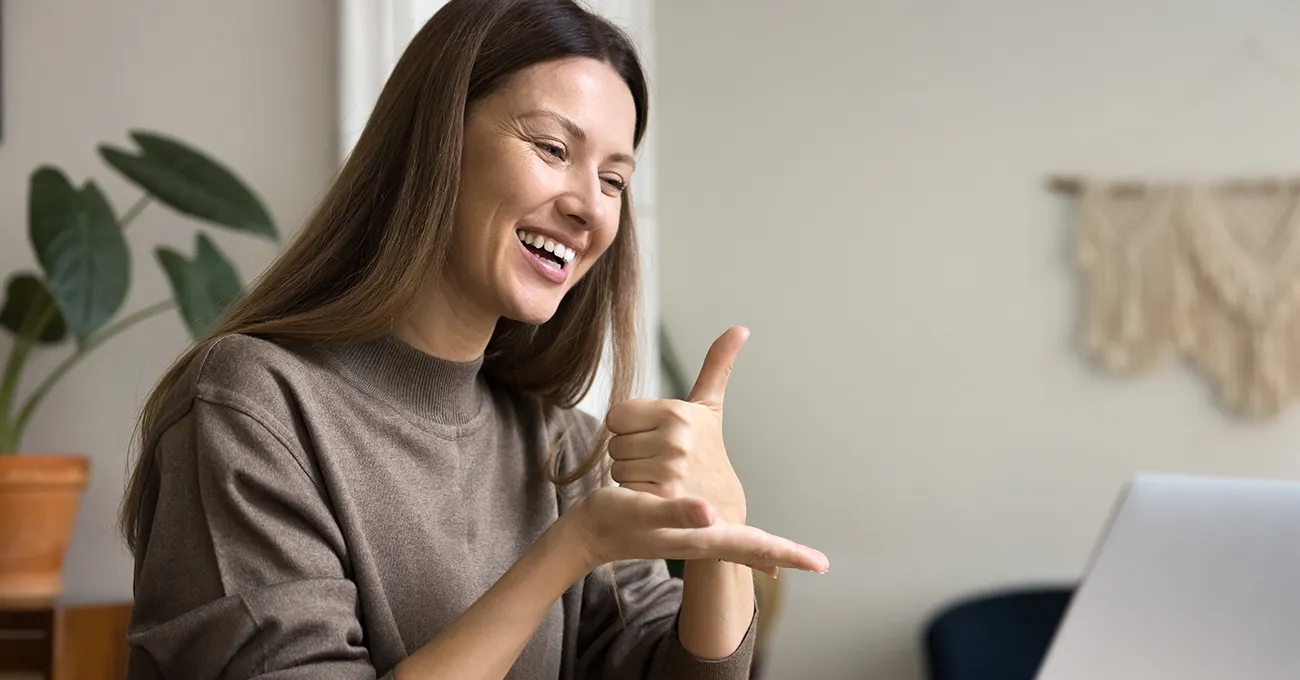 bayerische-landesstiftung-headerbild-1300x680px-gebaerdensprache